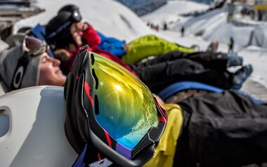 Sonne genießen - wohlfühlen direkt an der Piste | © Andreas Kirschner