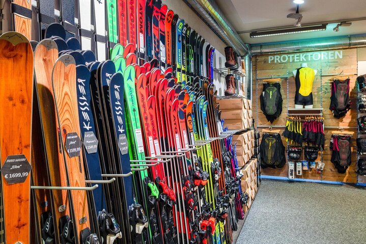 Large selection of ski