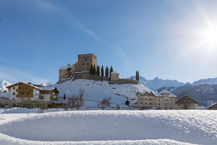 Burg Laudegg Winter