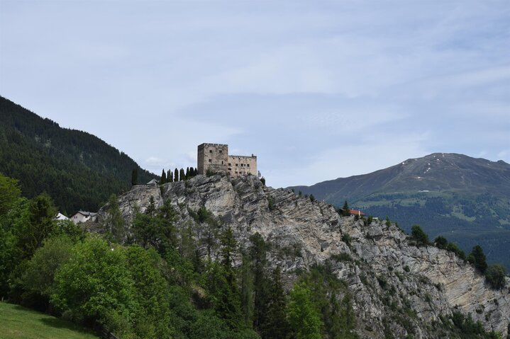 Laudegg castle on the mountain