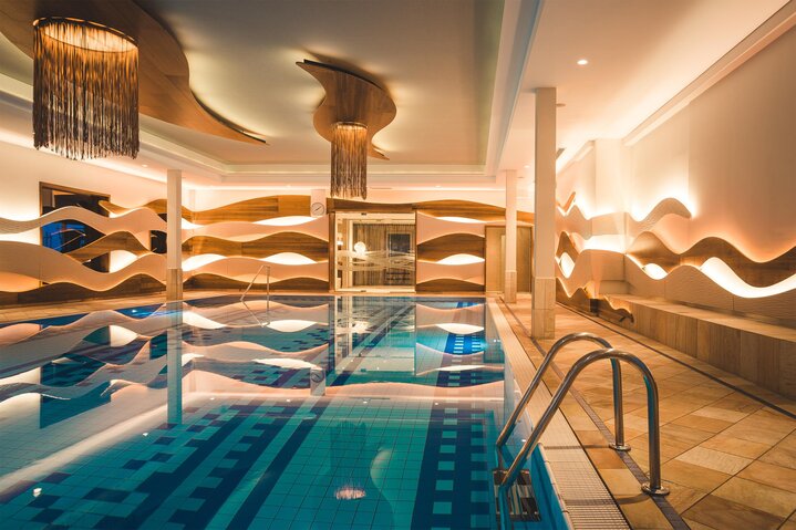 Indoor pool (heated all year round)