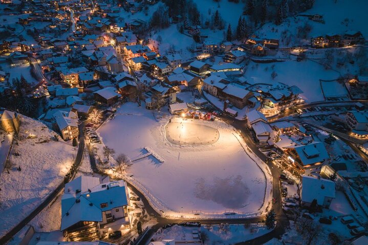 Ladis ice rink