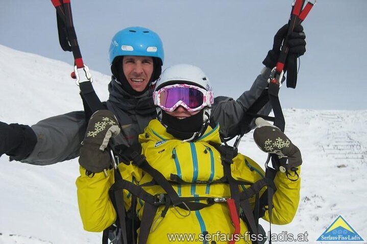 Paragliding in winter